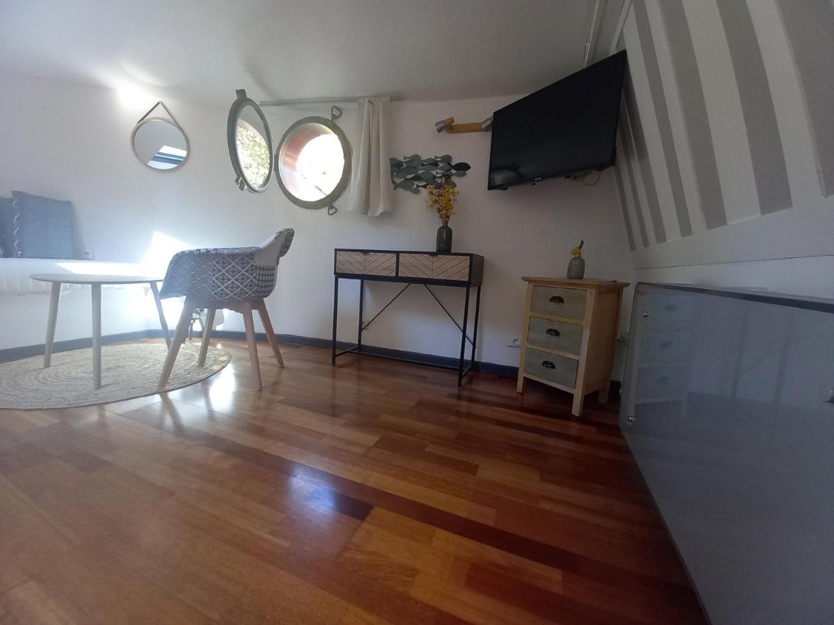 Apartment Atypique Independant Sur Peniche